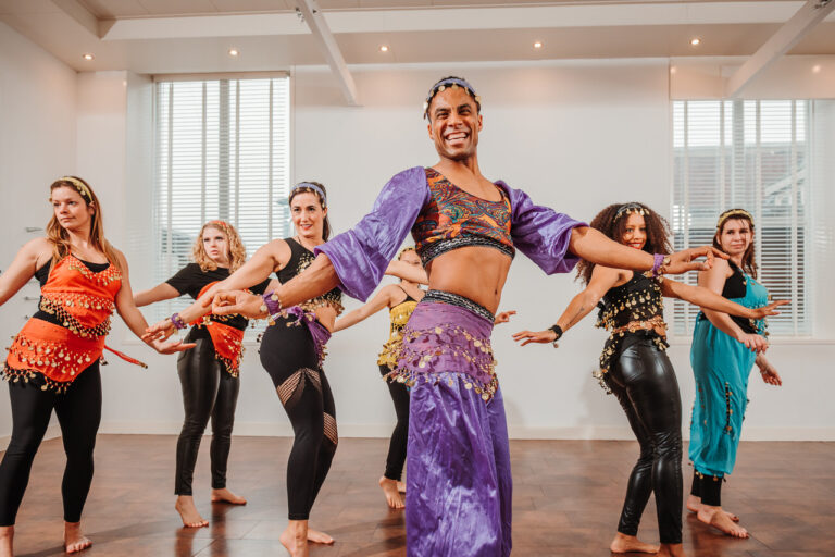 Workshop-Bollywood - Kleurrijk met indiaanse invloeden in bewegingen