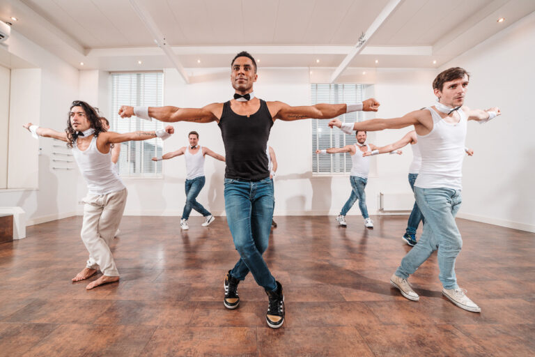 Magic Mike training - Magic Mike instructie - vrienden dans workshop - Magic Mike plezier - Mannen lol