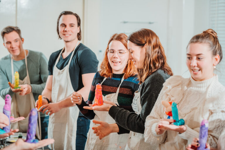 Vrijgezellen lol - Beleef een tarzan workshop - Tarzan feest - Pimp my tarzan resultaat - Vergelijk je Tarzan