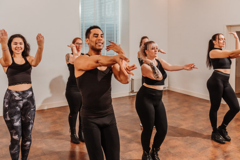 Vogue workshop op locatie - Vogue dansstijl - Vogue dansmoves - Vogue gezelligheid - Vogue workshop België