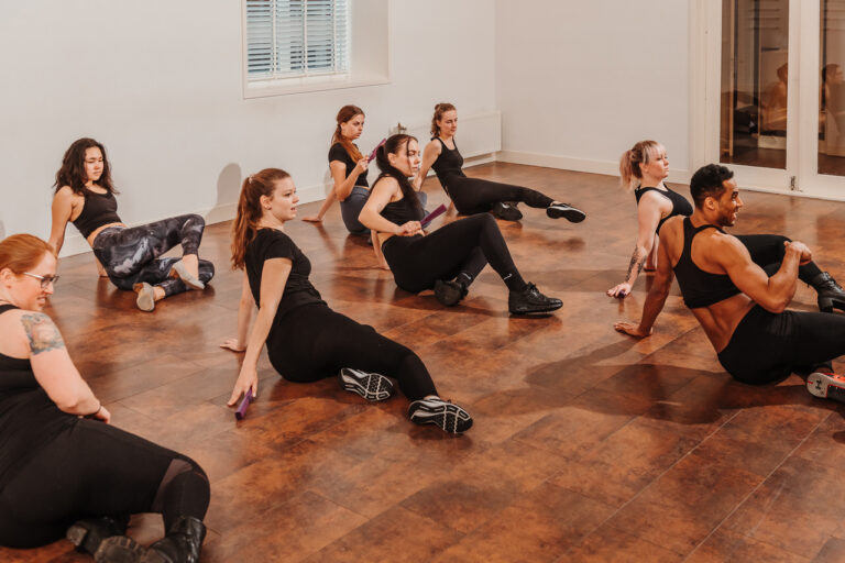 Vogue dansstijl - Vogue workshop eigen locatie - Vogue grond moves - Vogue workshop voor iedereen - Vogue workshop instructeur