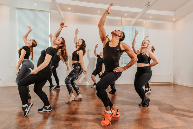 Vogue moves - Vogue workshop Tilburg - Vrijgezellen workshop - Vogue beleefeenworkshop.nl - expressie workshop